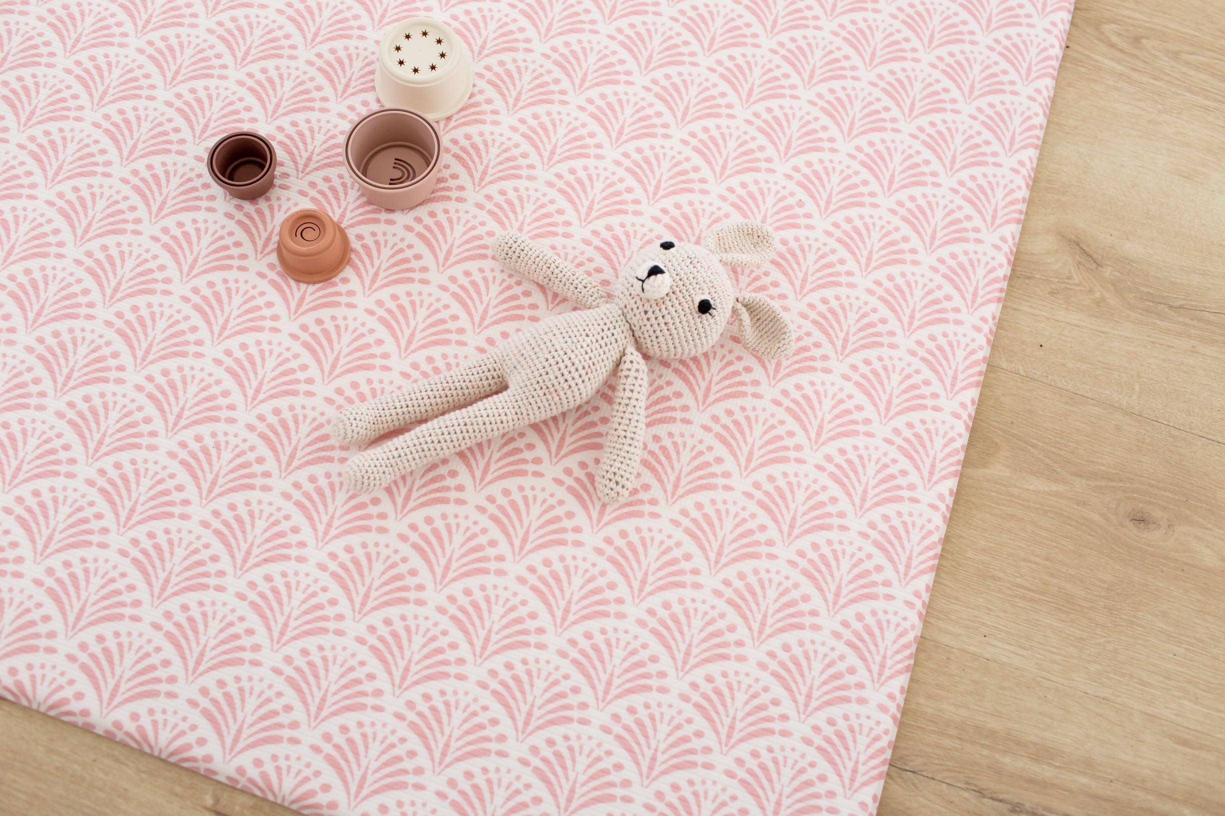 LARGE: Pink Scallops / Neutral Palm Leaf Play Mat